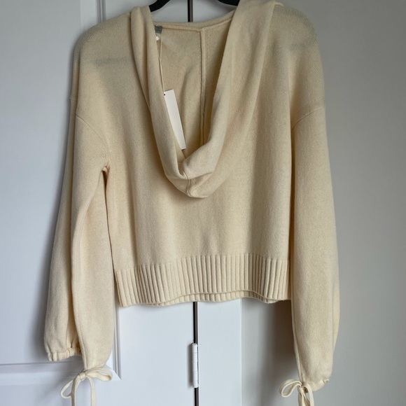 Vince Sweater - Picture 2 of 4